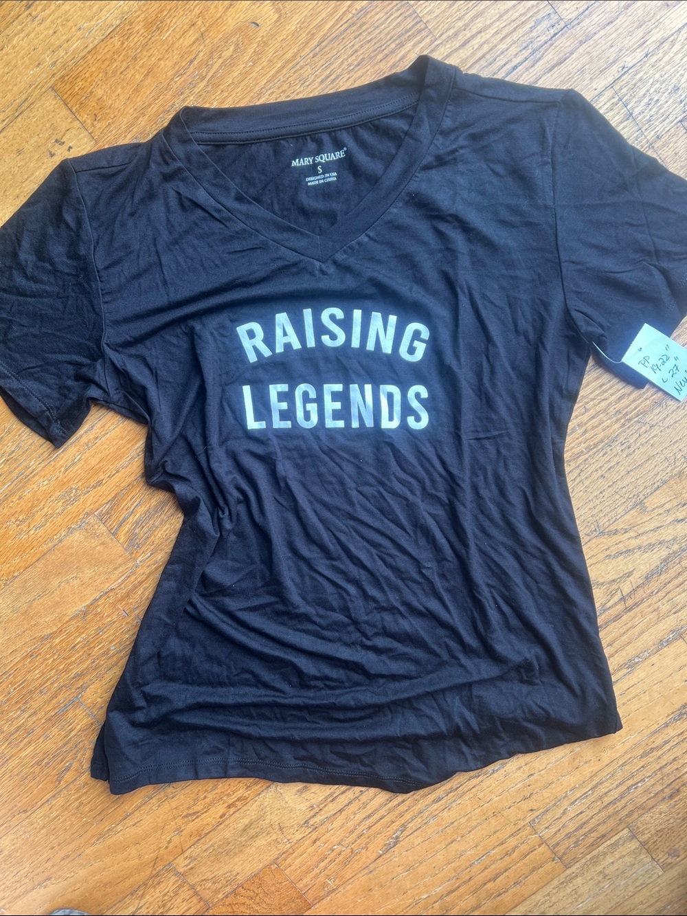 Black Raising Legends V-Neck Tee size Small New